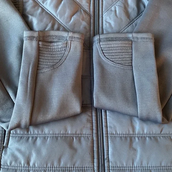 💗Sold💗 Fila “slim fit” workout jacket 💗 - Picture 2 of 12